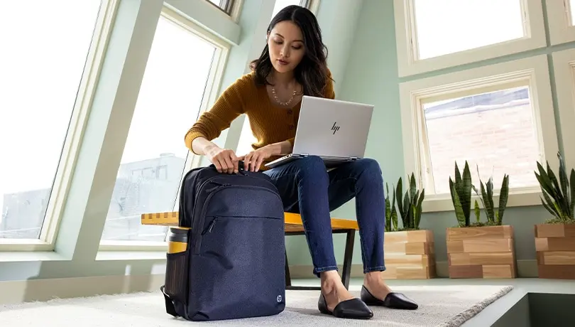 Hoe HP van petflessen duurzame laptoptassen maakt